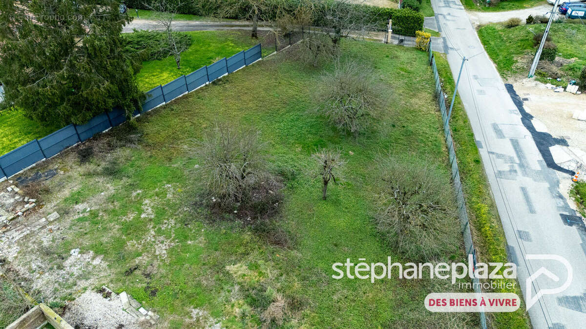 Terrain à bâtir de 1285 m² à Viriat - multiples possibiltiés - photo 6