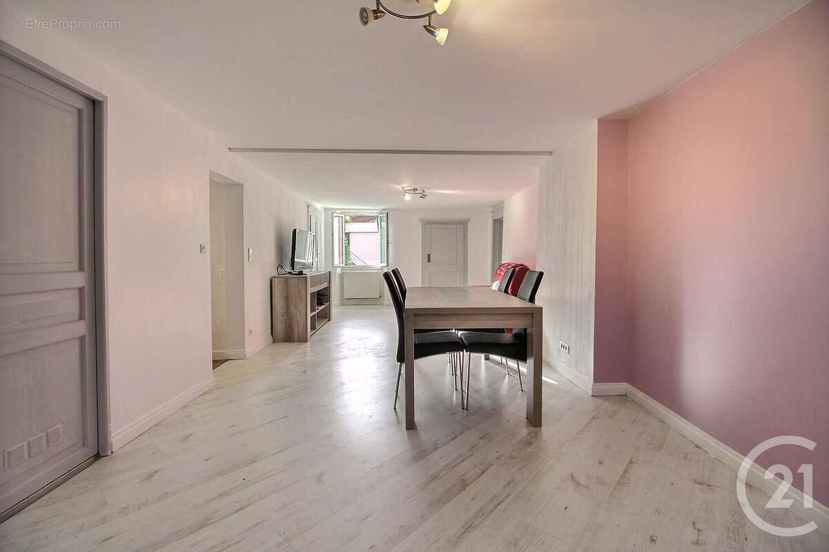 Appartement à EVIAN-LES-BAINS