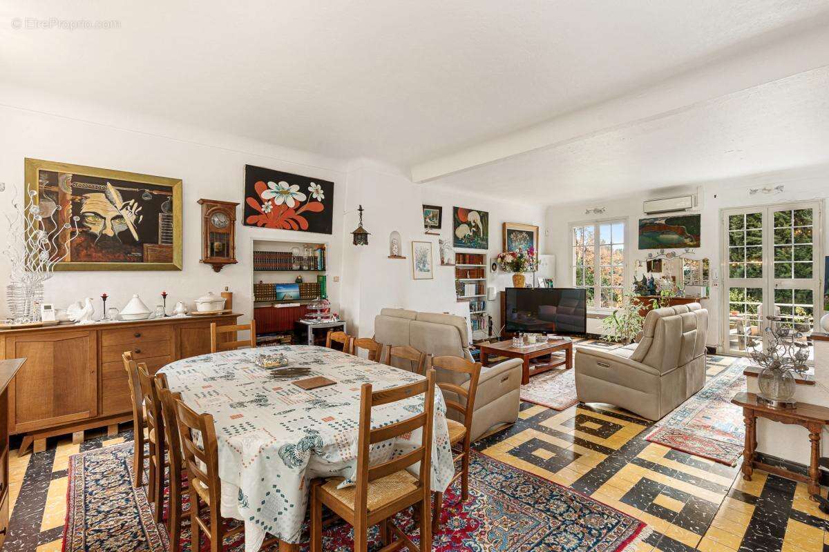 Maison à PEYMEINADE