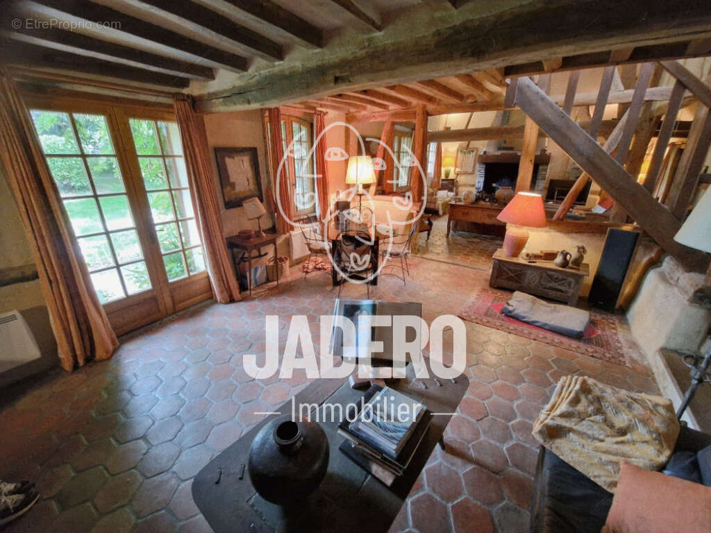 Maison à LA HALLOTIERE