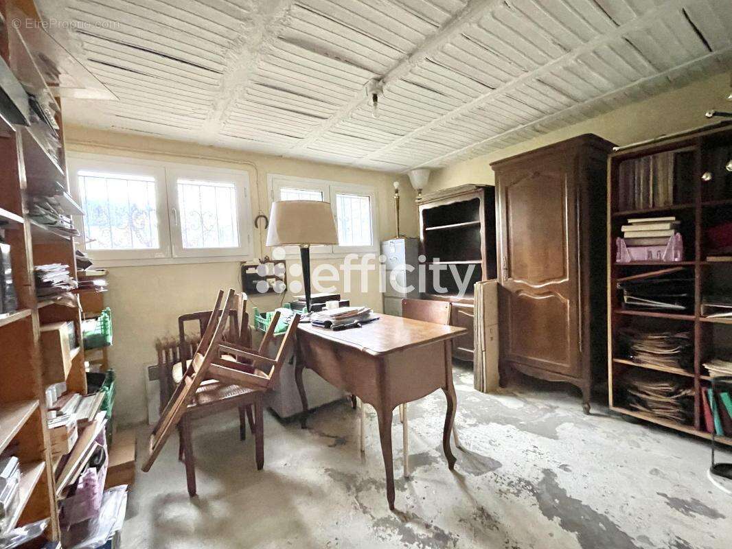 Maison à LES CLAYES-SOUS-BOIS