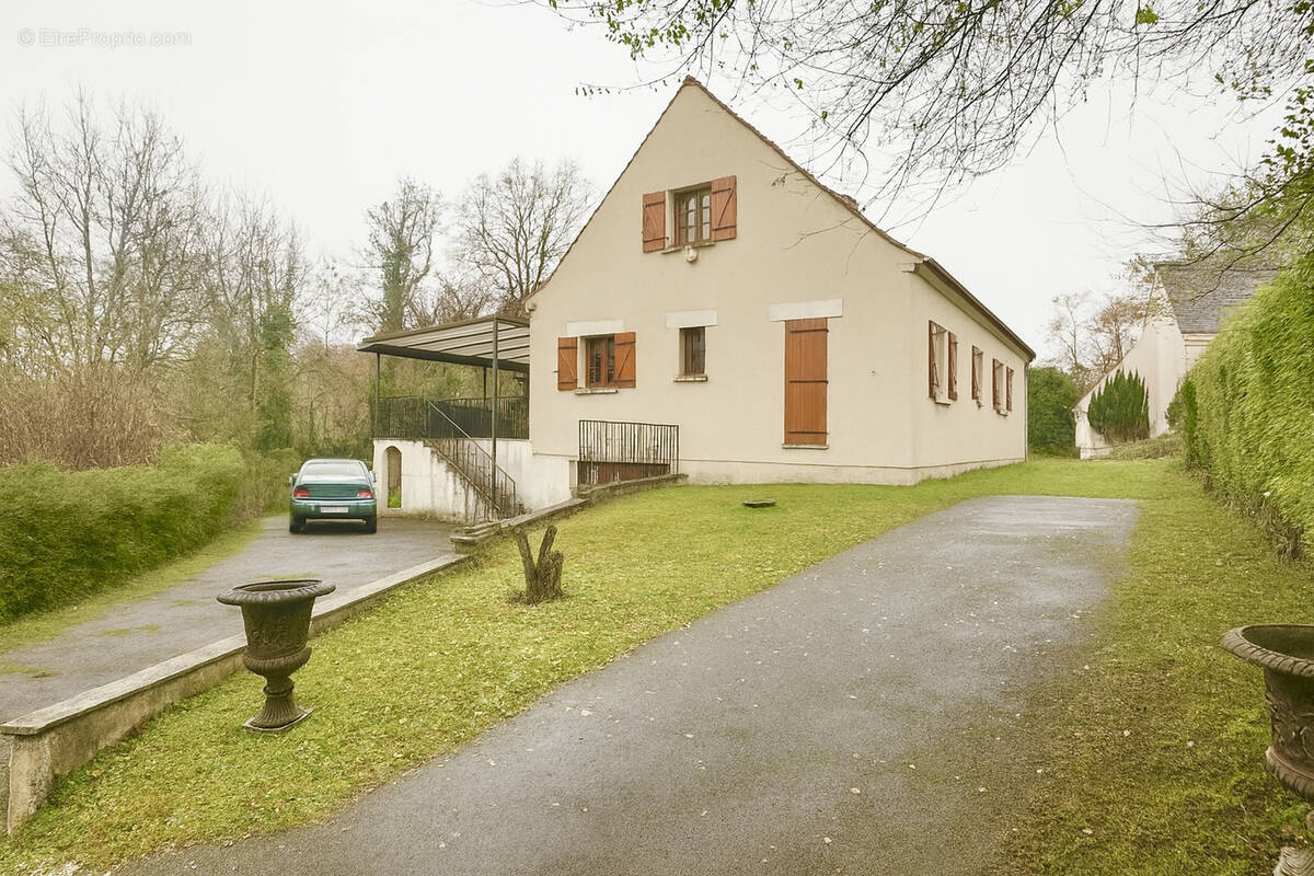 Maison à VERNEUIL-EN-HALATTE