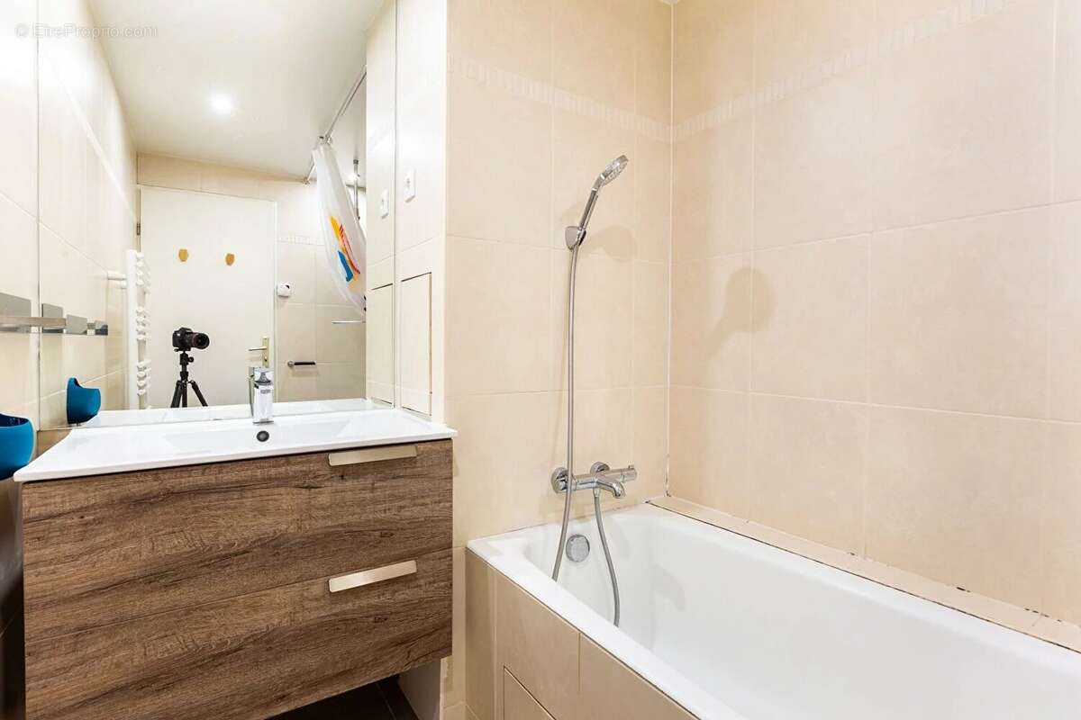 Appartement à LA GARENNE-COLOMBES