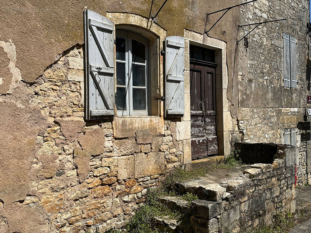 Maison à SARRAZAC