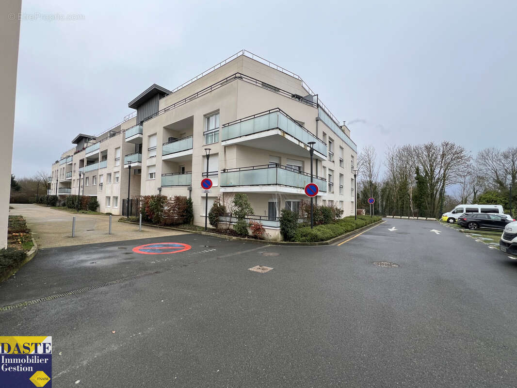Appartement à SAINT-THIBAULT-DES-VIGNES