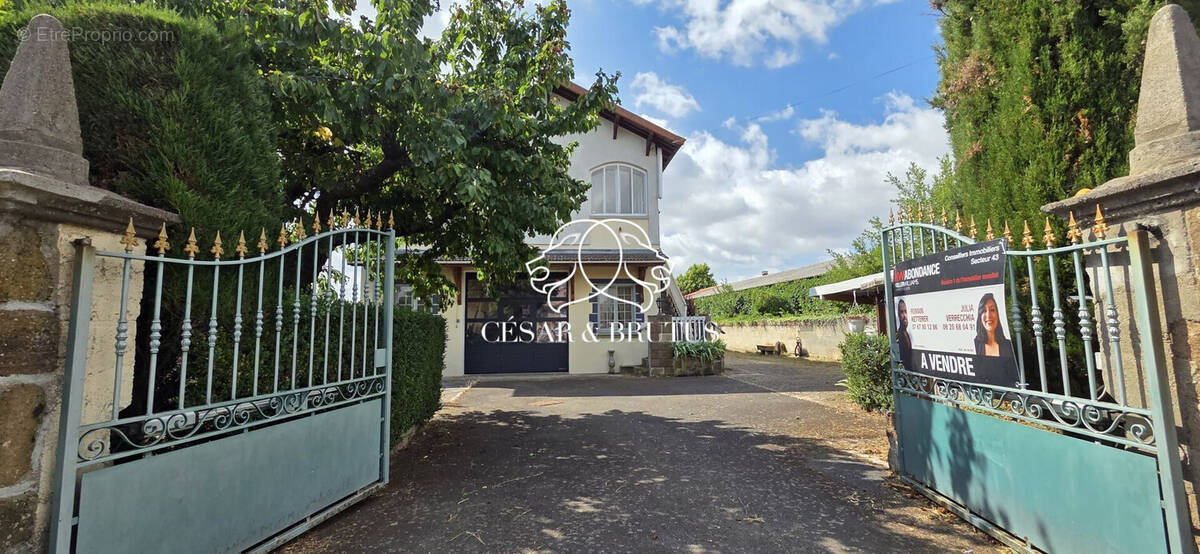 Maison à SANSSAC-L&#039;EGLISE