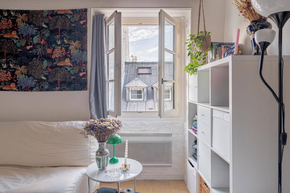 Appartement à PARIS-1E