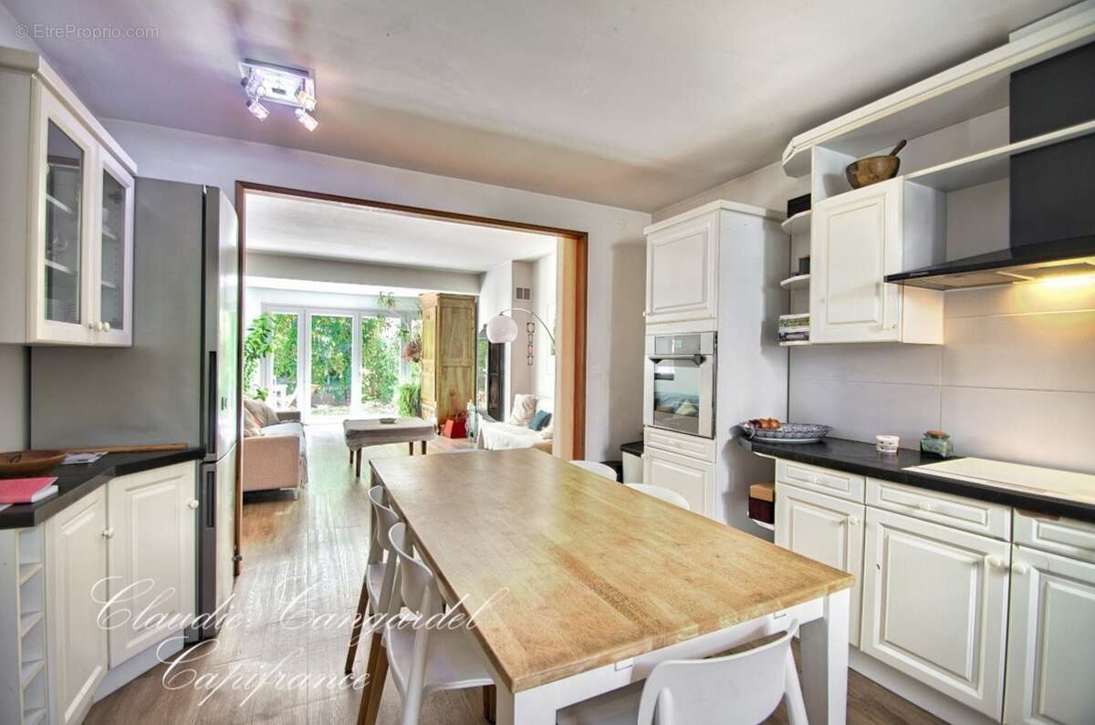 Maison à vendre 6 pièces LA ROCHELLE (17) Quartier Lafond, maison familiale de 5 chambres au calme - photo 6