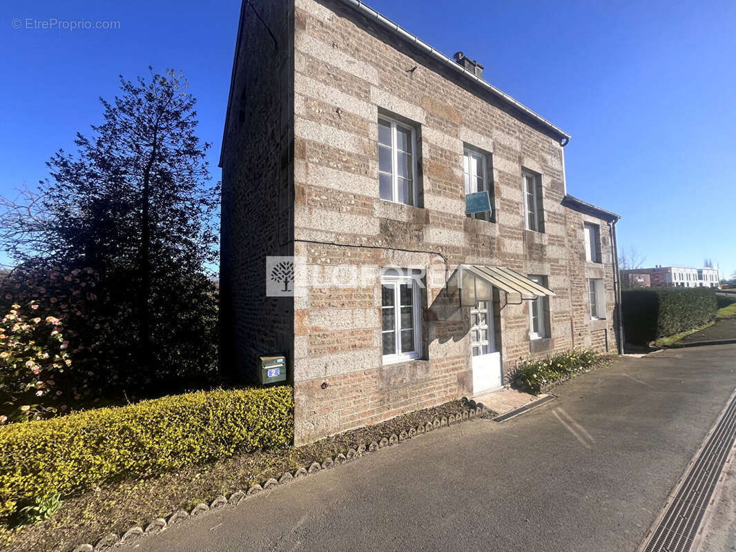 Maison à SAINT-GEORGES-DES-GROSEILLERS