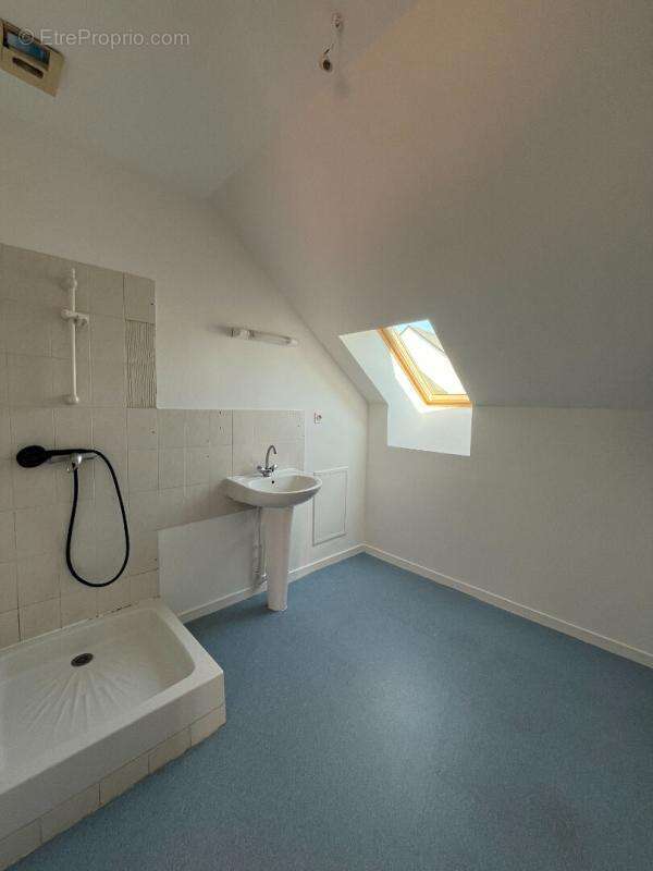 Angers - T5 en duplex avec terrasse et parking - photo 10