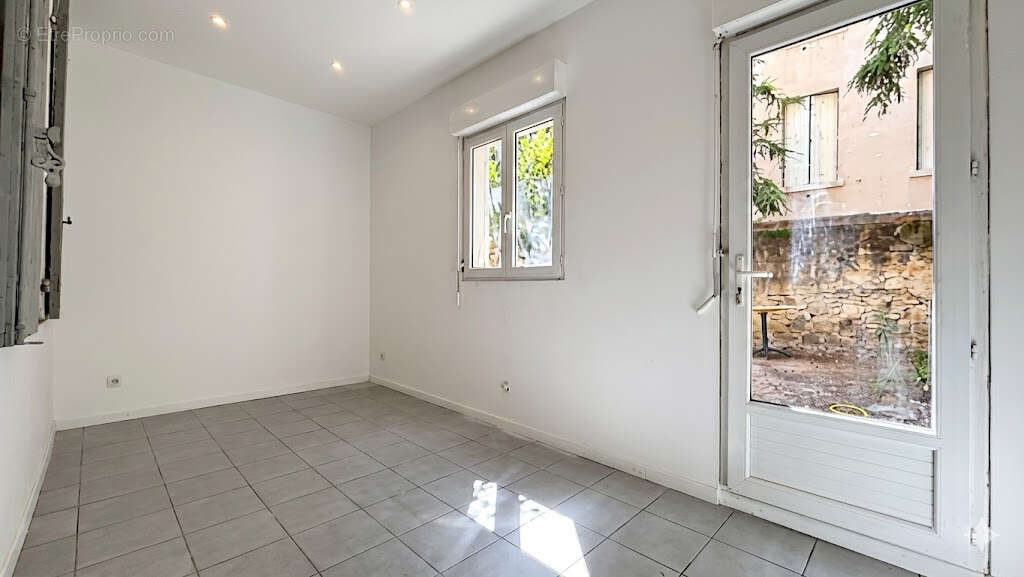 Rez-de-jardin toulon ouest. - photo 7