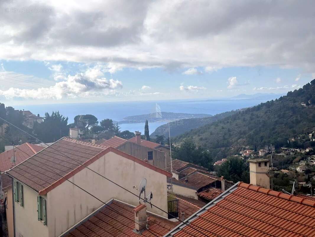 Appartement à LA TURBIE