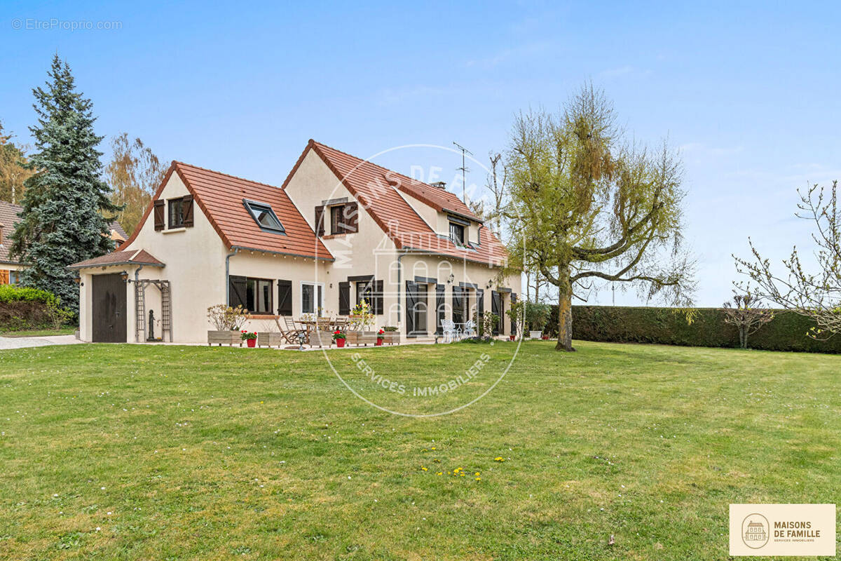 Maison à SAINT-REMY-L'HONORE