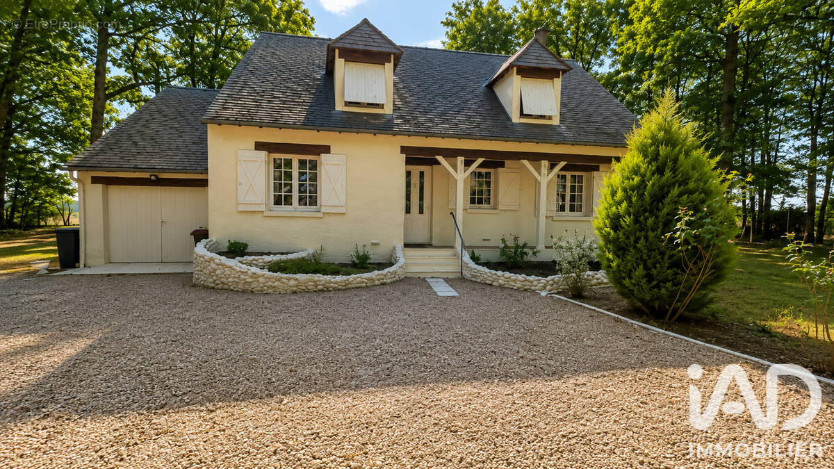 Photo 1 - Maison à LA SELLE-SUR-LE-BIED