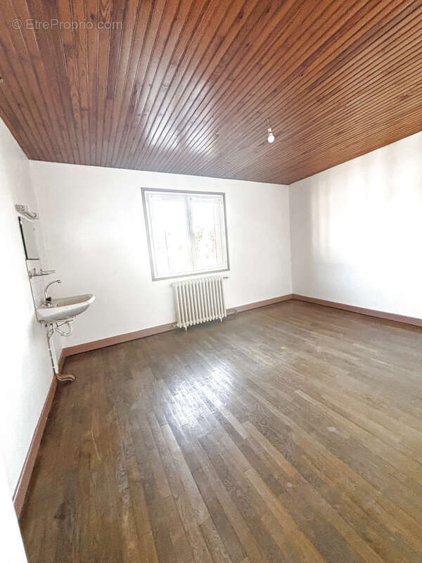 Maison à COULMIER-LE-SEC