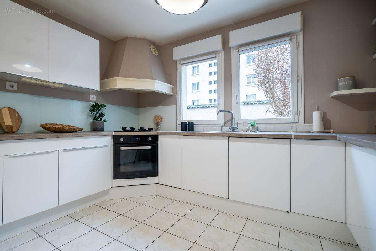 Maison à TASSIN-LA-DEMI-LUNE