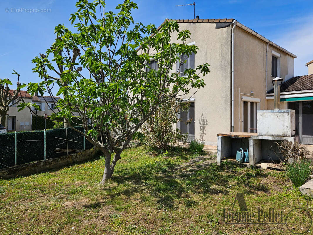 Maison à COMMUNAY