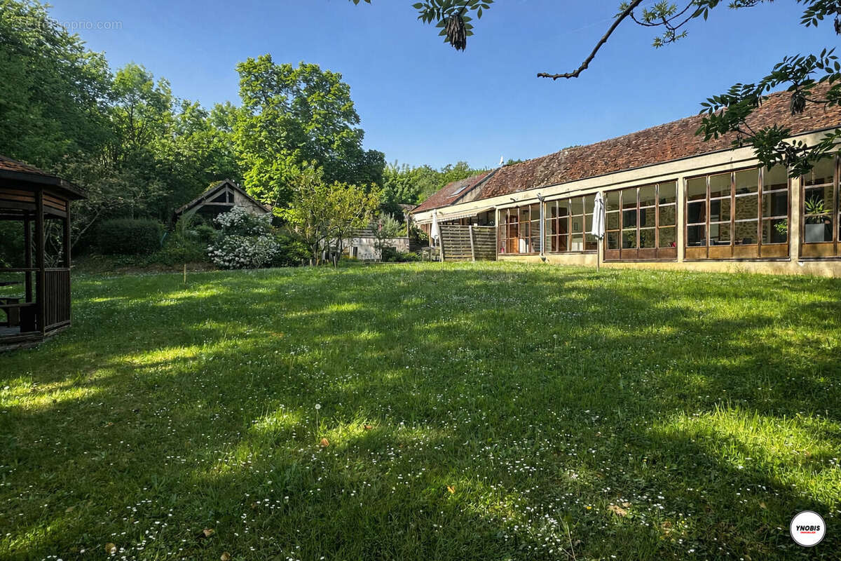 Ensemble immobilier maisons + bureaux  Morainvilliers - photo 2