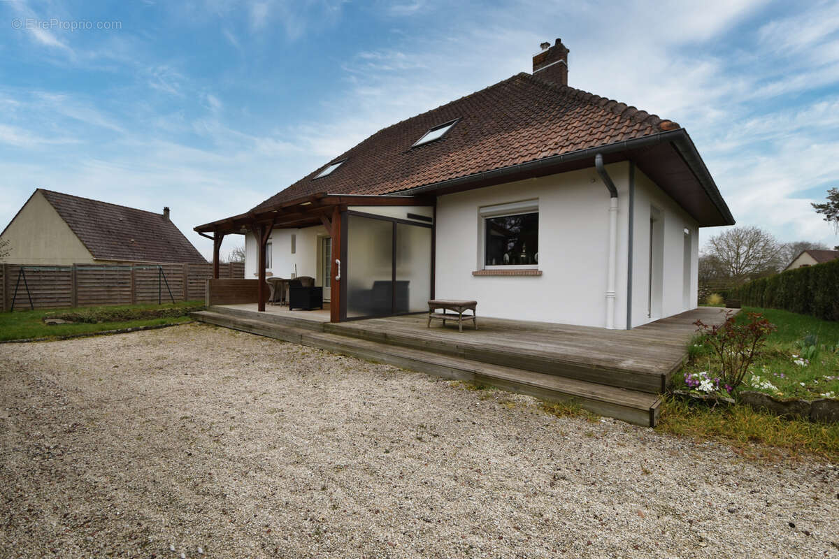 Maison à LONGPRE-LES-CORPS-SAINTS