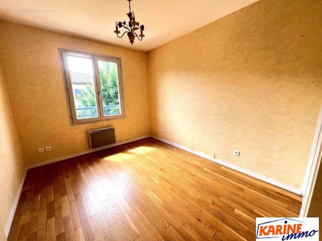 Appartement à SATHONAY-VILLAGE