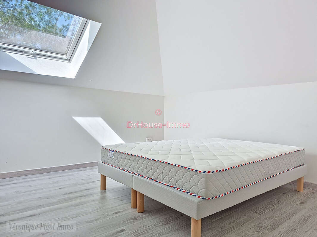 Appartement 85 m² à Saint-Remy-L'honore  - photo 17
