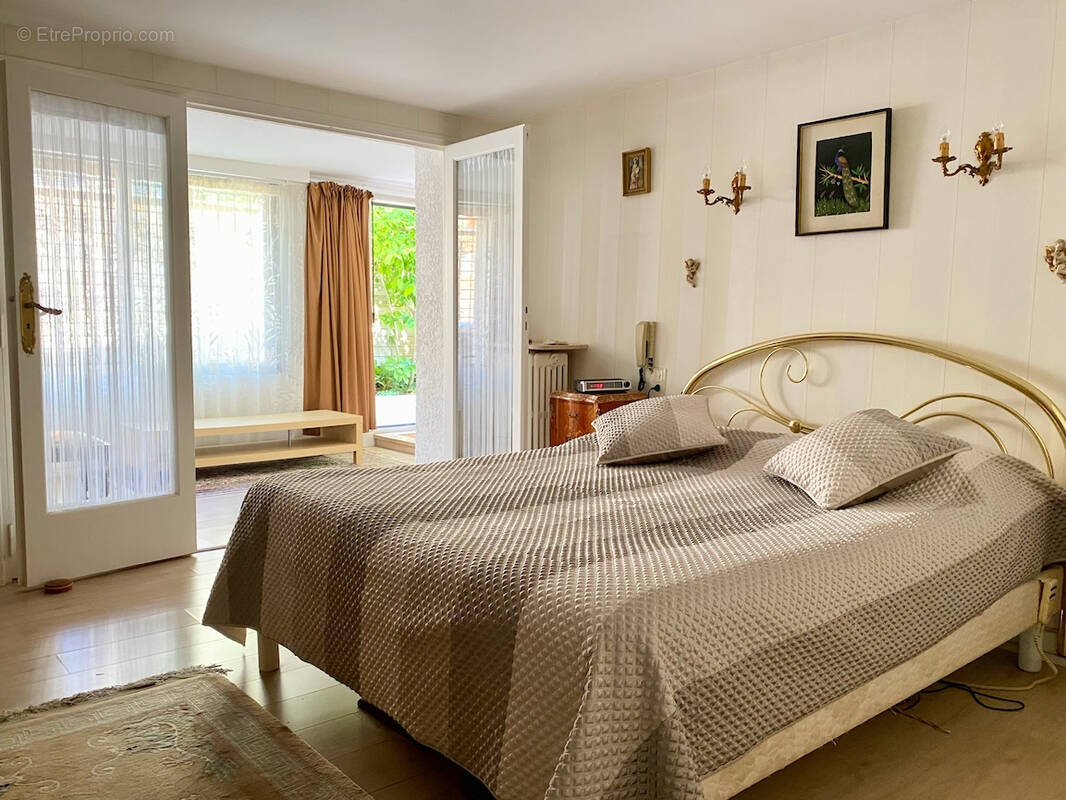 Bordeaux Parc Rivière, belle maison familiale avec garage, jardin et piscine - photo 8