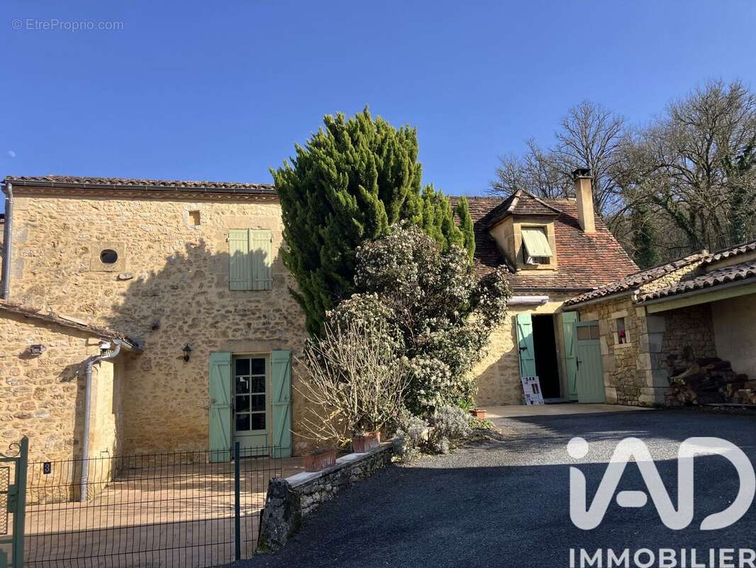 Maison 304 m² à Bayac  - photo 2