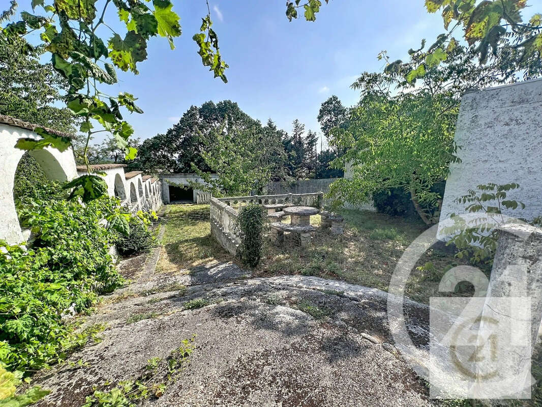 Maison 159 m² à Varennes  - photo 11