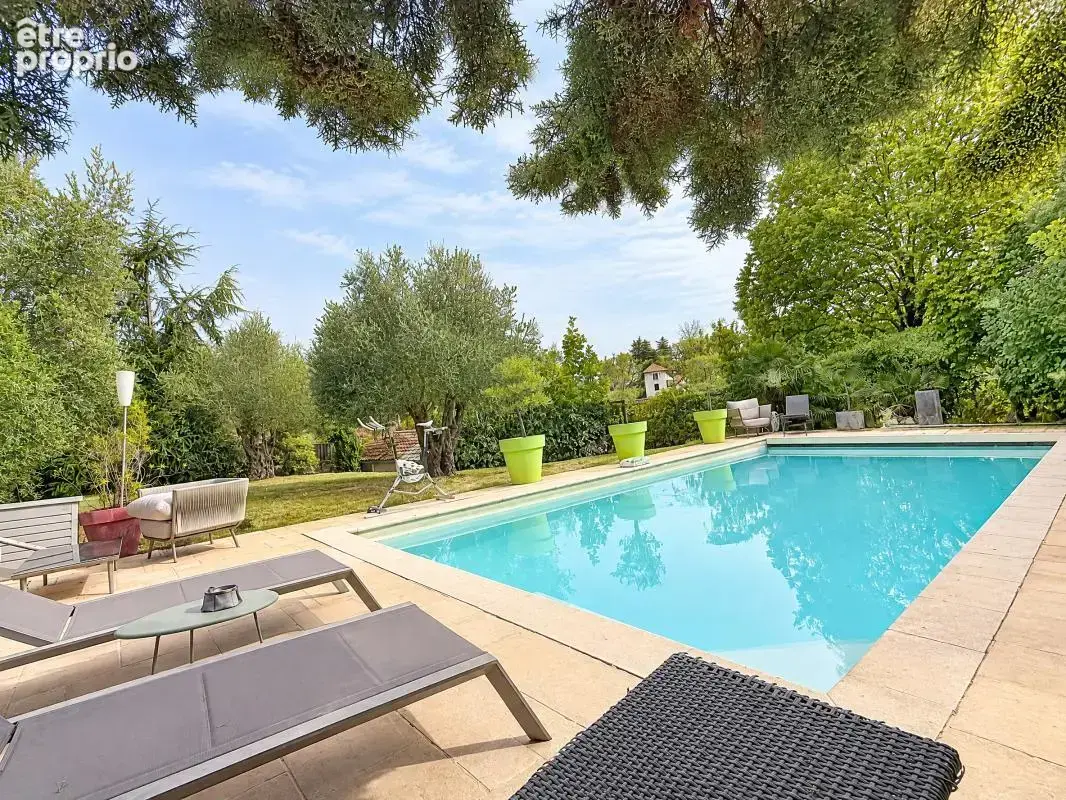 Maison - 5 Chambres - 1 Bureau - Buanderie - 2 Caves - Garage - Véranda - Piscine - Jardin - Proche toutes commodités - photo 7