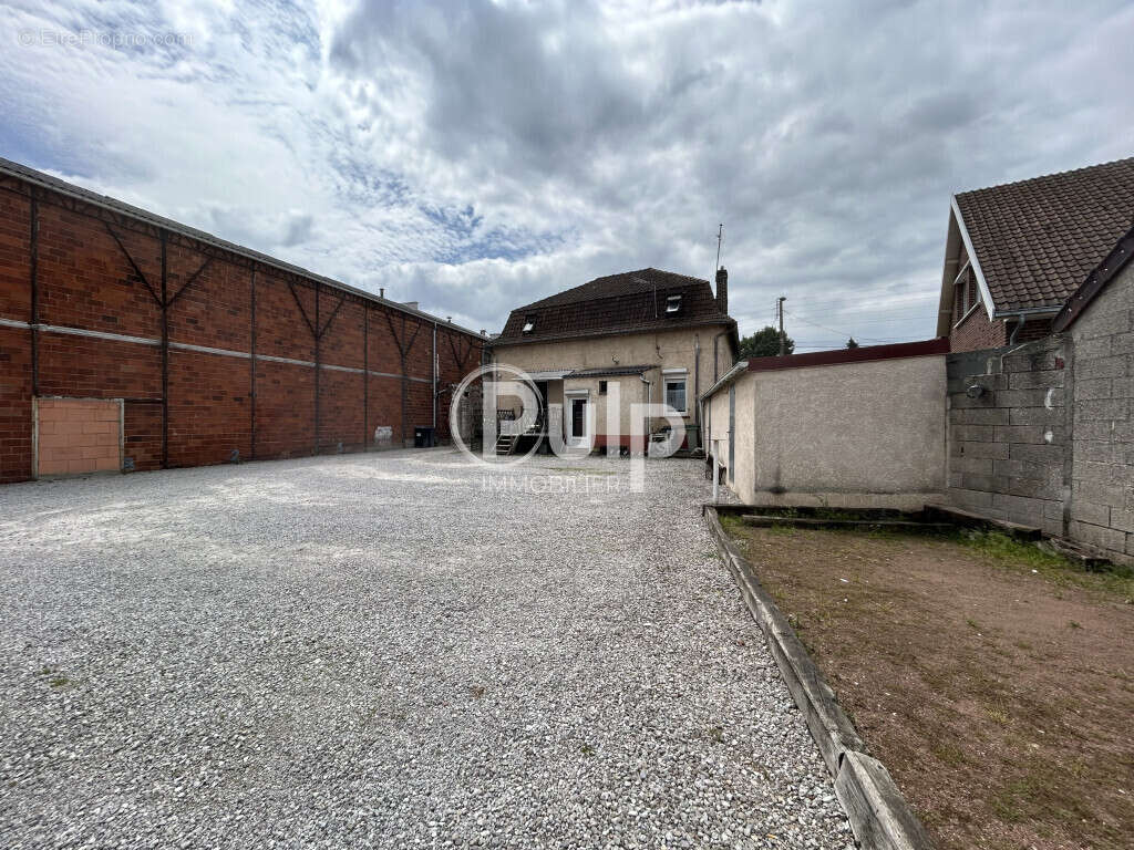 Commerce à ISBERGUES