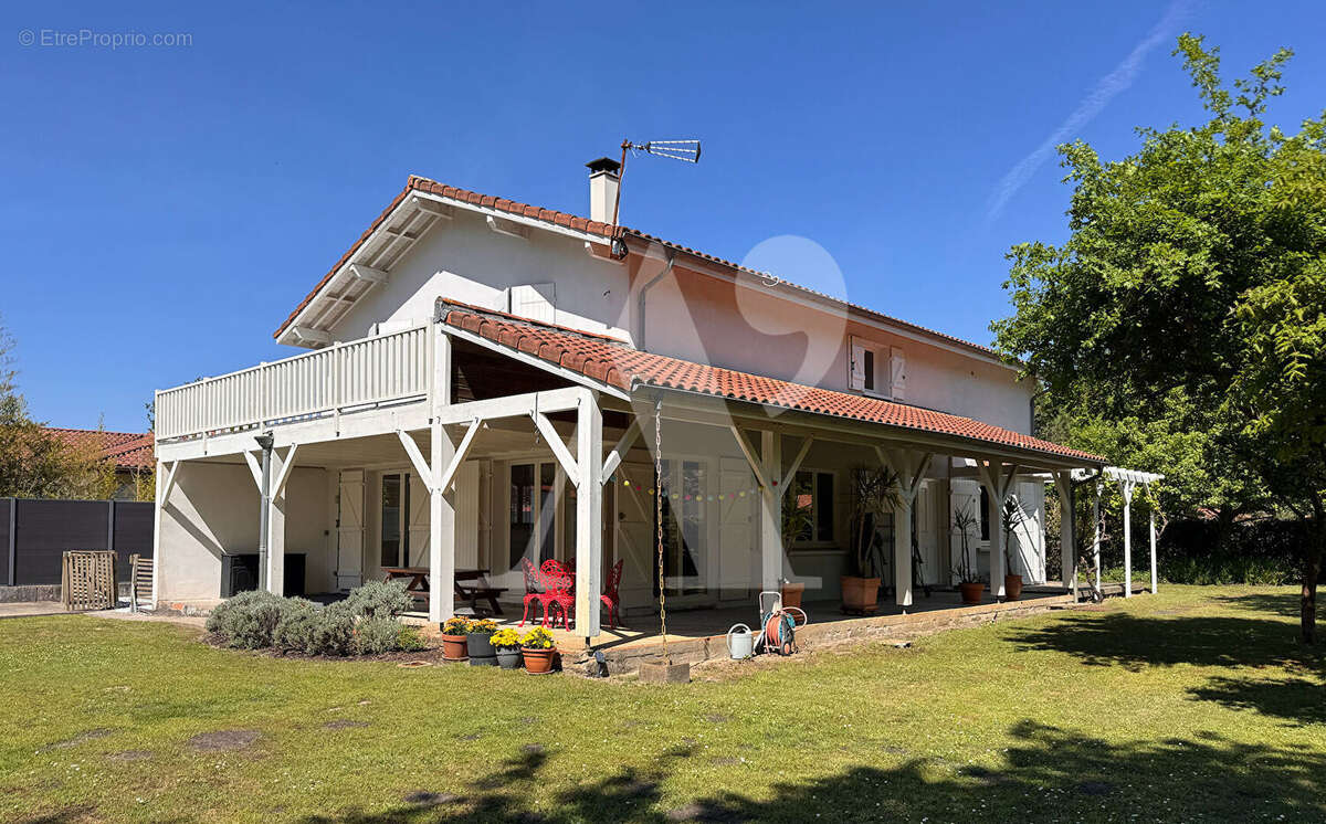 Maison à SAINT-JULIEN-EN-BORN