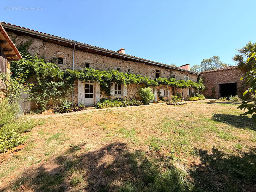 Maison à MAZEROLLES