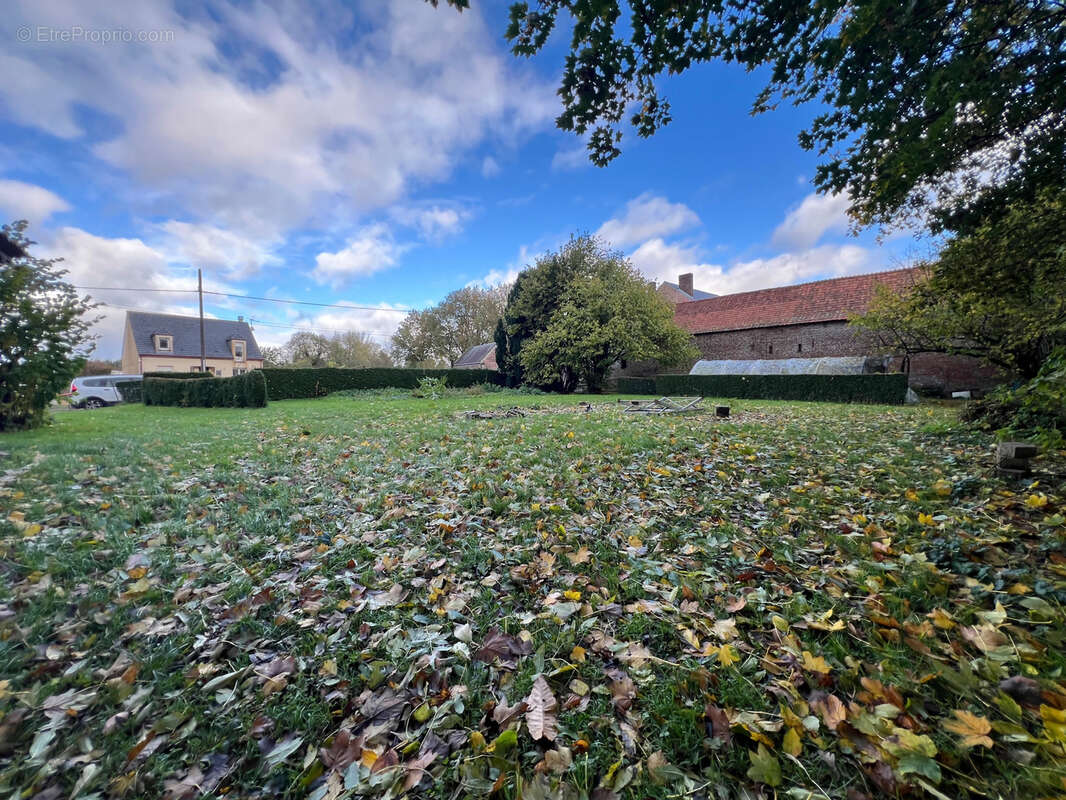 Terrain à BERNAVILLE