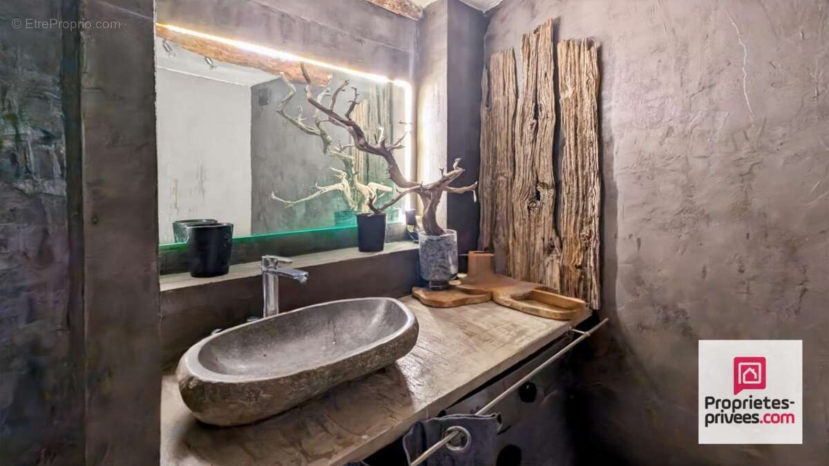 Maison à ROQUEBRUNE-SUR-ARGENS