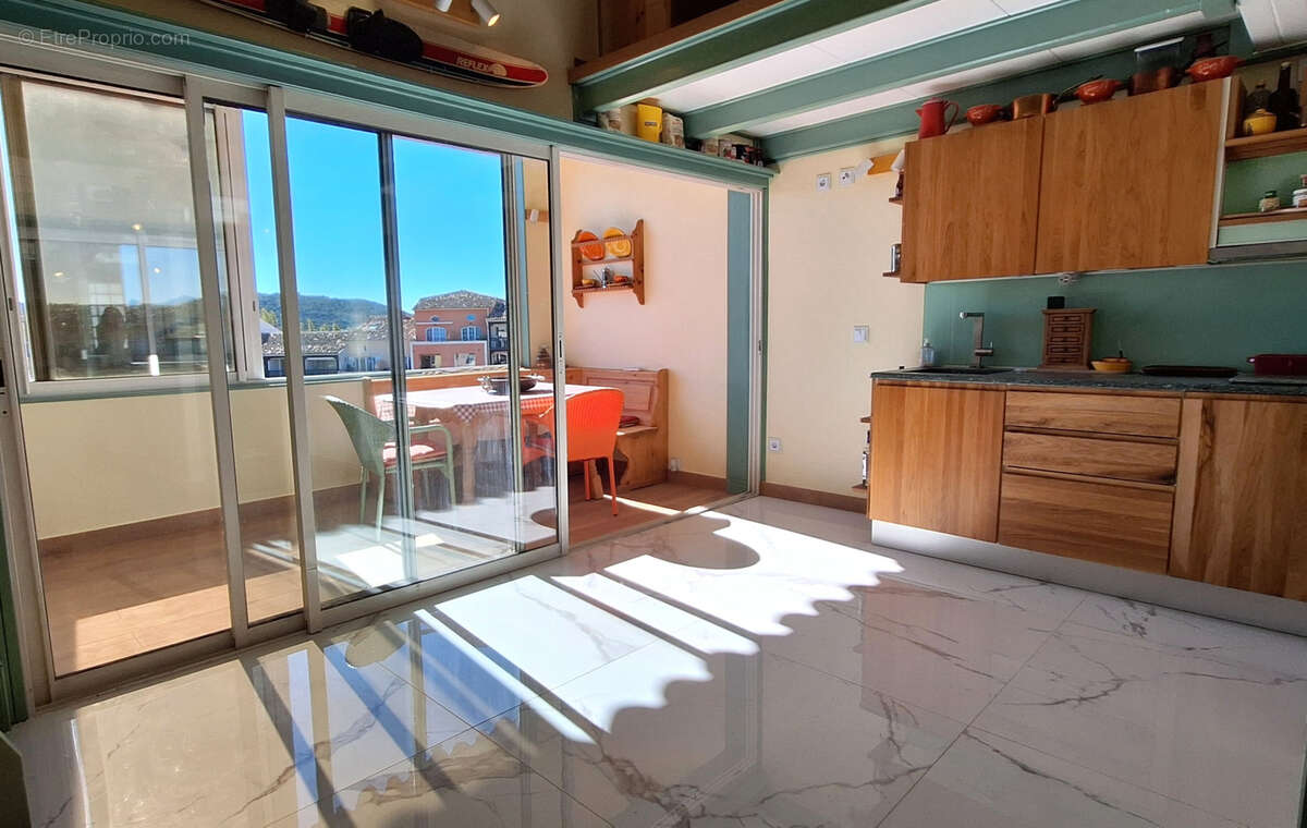 Appartement à GASSIN