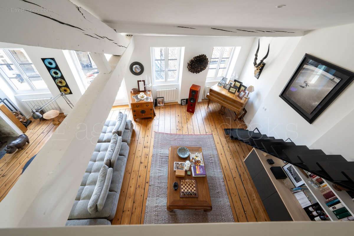 Bordeaux centre historique - magnifique appartement rénové avec belle vue - photo 9