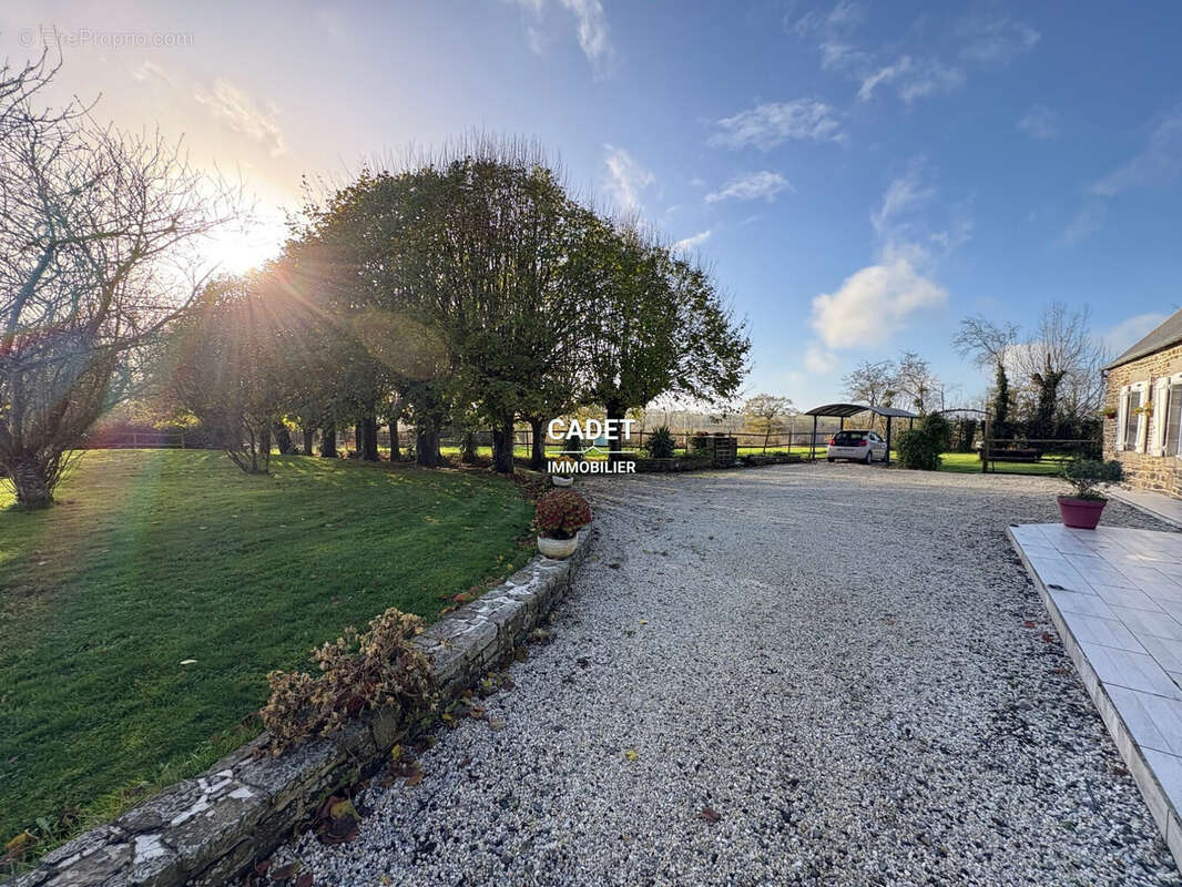 Maison à LA HAYE-PESNEL