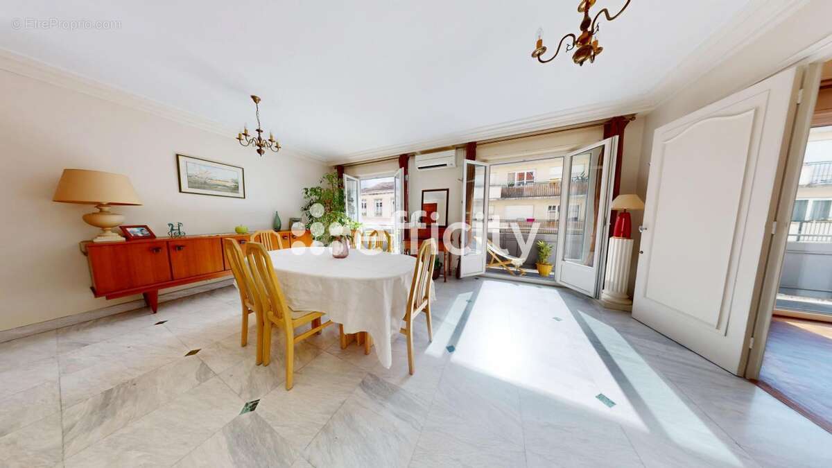 Appartement à LYON-6E