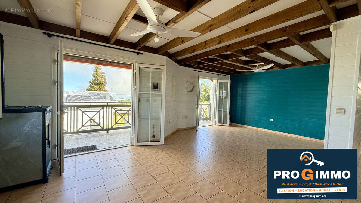 Maison 167 m² à Saint-Pierre  - photo 2