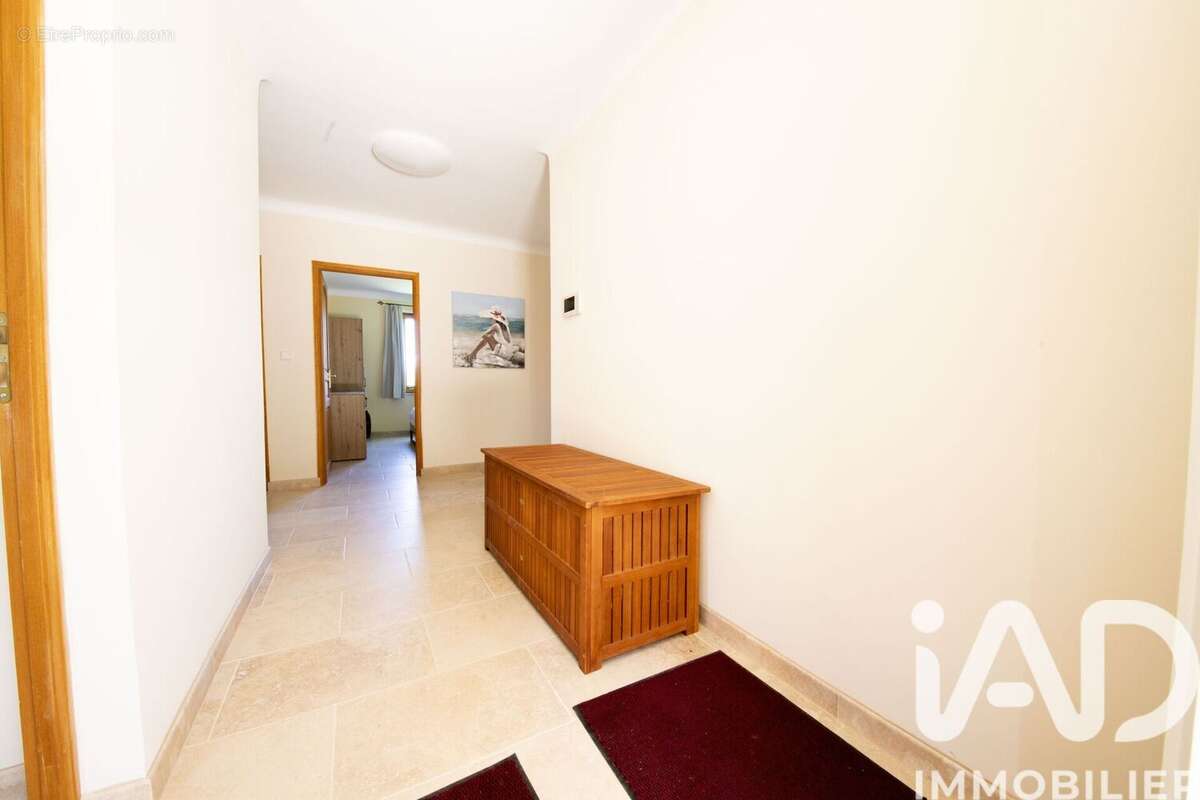 Maison 124 m² à La Roque-Sur-Pernes  - photo 7