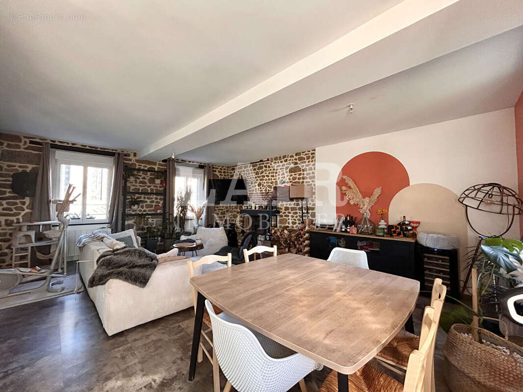 Très bel Appartement 3 pièces à vendre à Briouze - Ref  O15068 - photo 2
