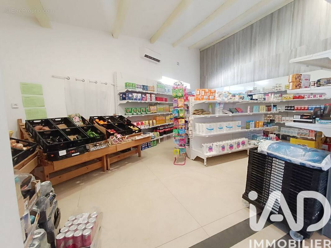 Photo 1 - Commerce à COMPS