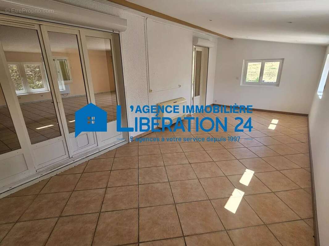 Villa plain pied 193m² avec terrain plat 1457m² - photo 10