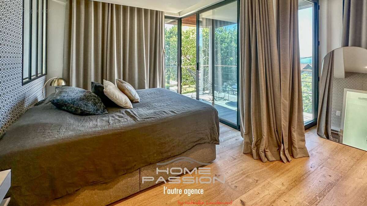 Maison à VAUX-SUR-MER