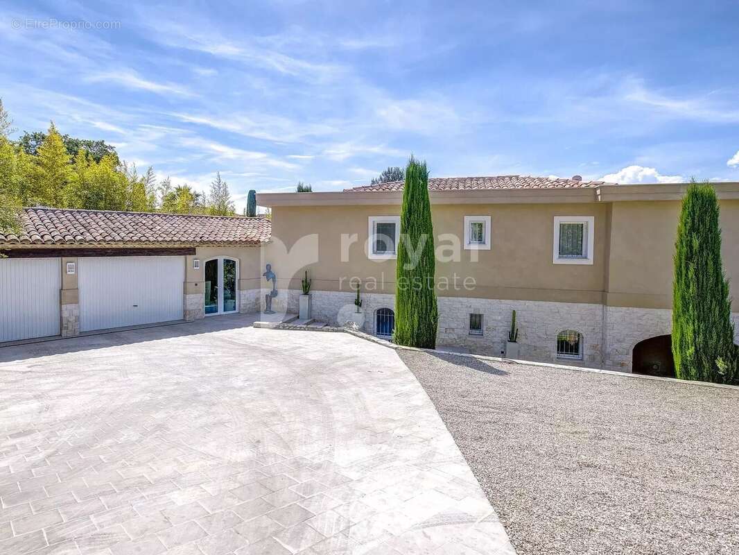 Maison à MOUGINS