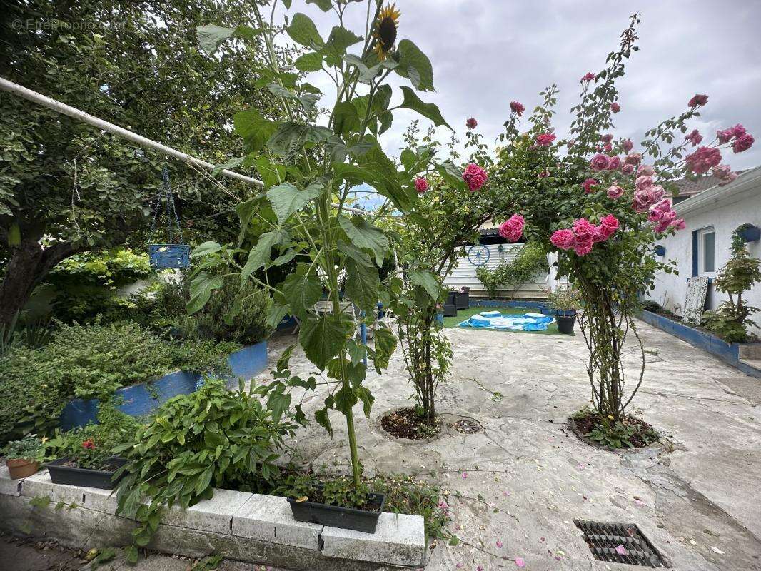 Maison à VILLETANEUSE