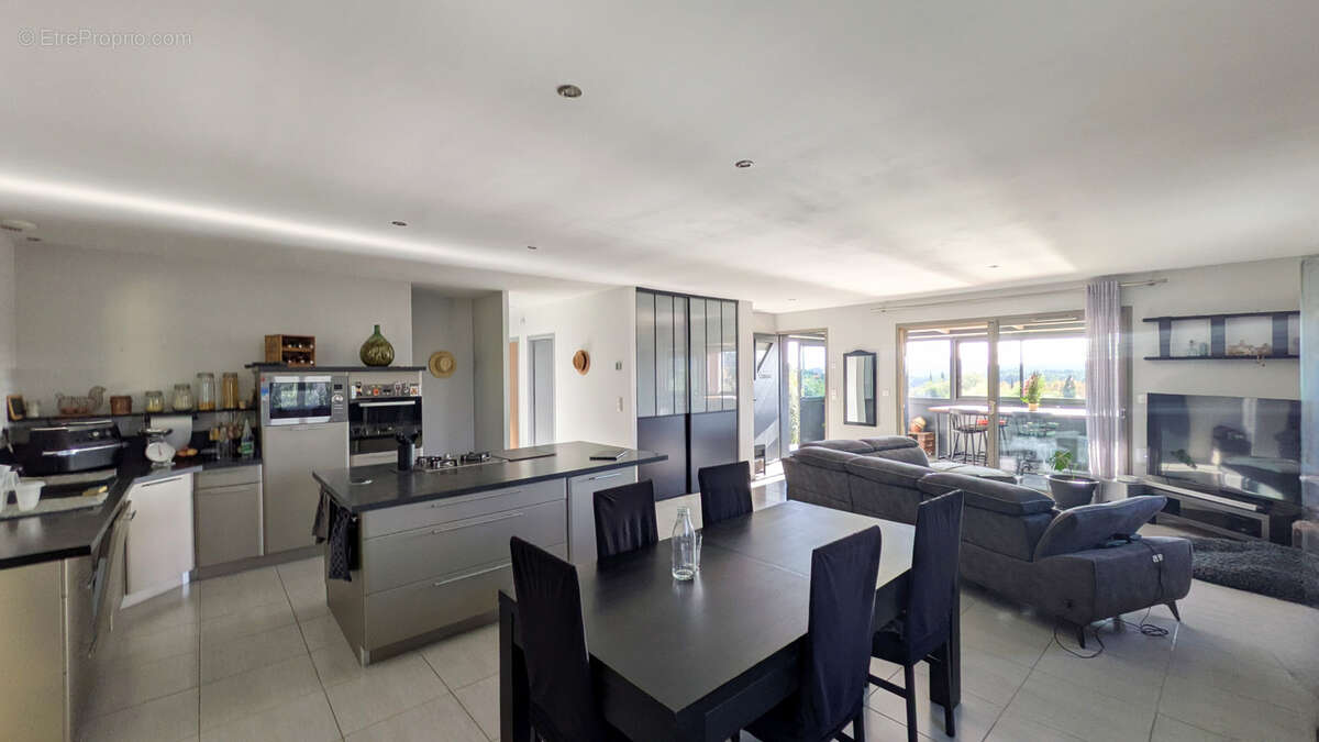 Maison à LE CASTELLET