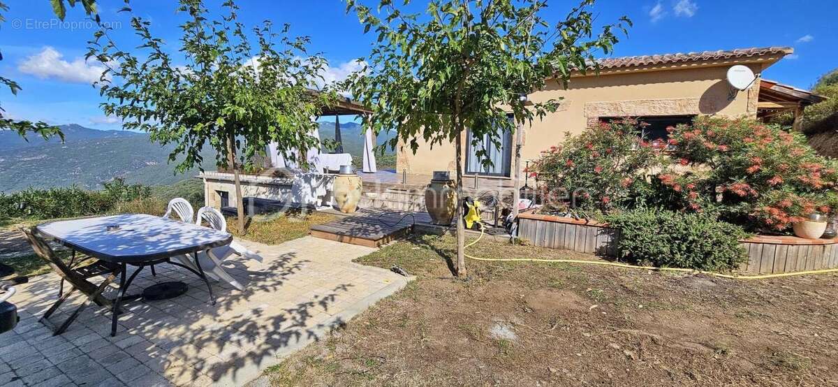 Villa contemporaine avec vue exceptionnelle – Fozzano (Corse-du-Sud) - photo 12