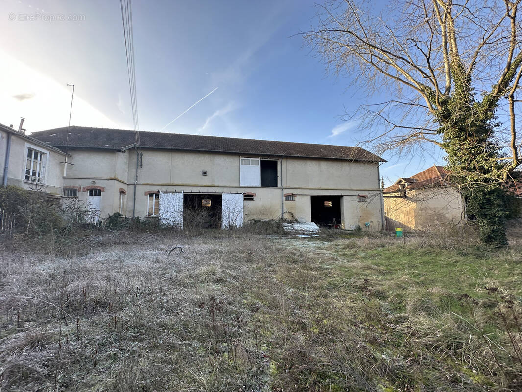 Appartement à BAULNE