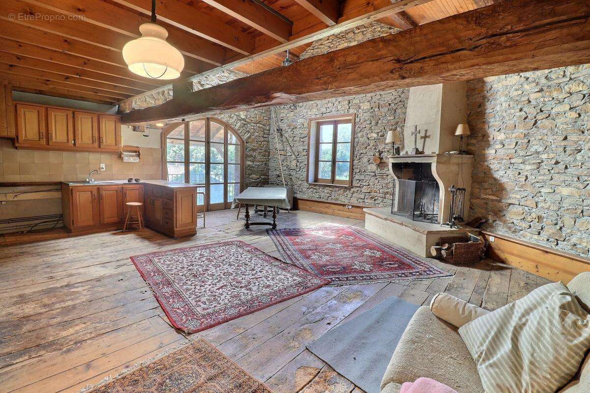 Maison à SAINT-ROMAIN-DE-JALIONAS